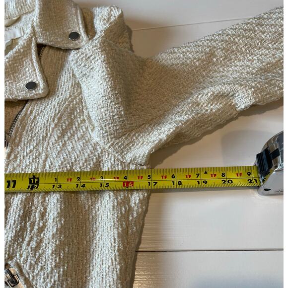 H&M Tweed Cream Moto Jacket NWT Fringe Hem Silver Hardware Sz 4 Shabby Chic - Picture 12 of 13